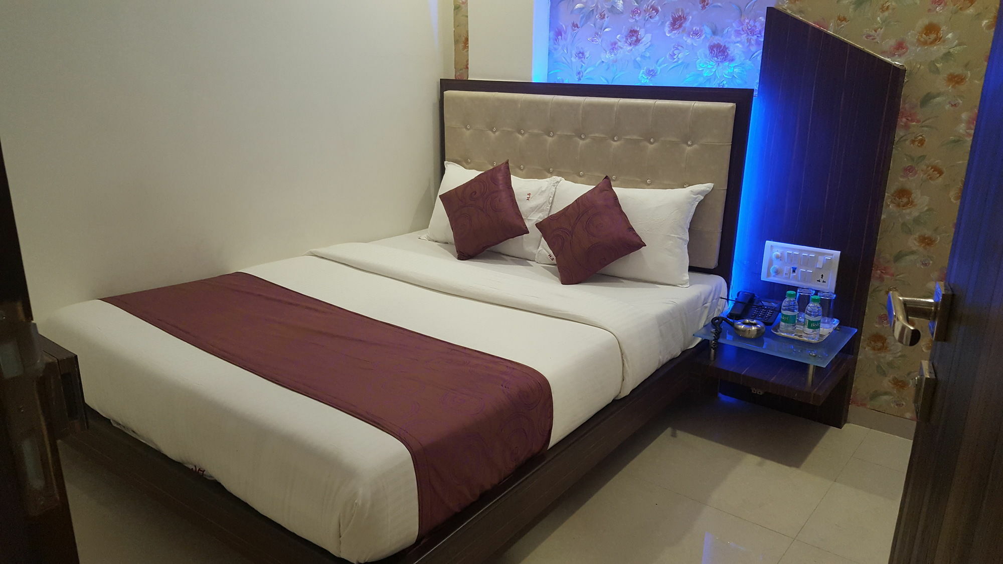 Hotel Sanjary Palace Mumbai Exterior photo